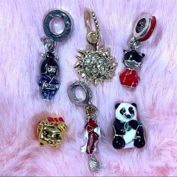 6 Charms Japanese Geisha, Chinese Doll, Lucky Cat, Gold Fish, Sweet Panda Charm - Picture 1 of 2